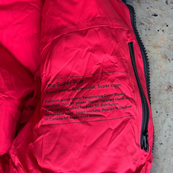 Aritzia TNA Red Super Puff Jacket - Picture 4 of 10